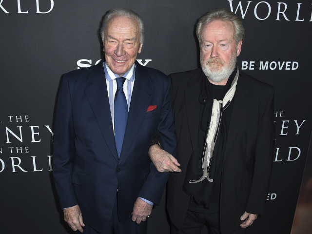 Herec Christopher Plummer (vľavo) a režisér Ridley Scott.