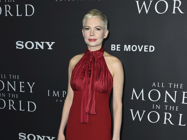 Herečka Michelle Williams v šatách z dielne Louis Vuitton. 