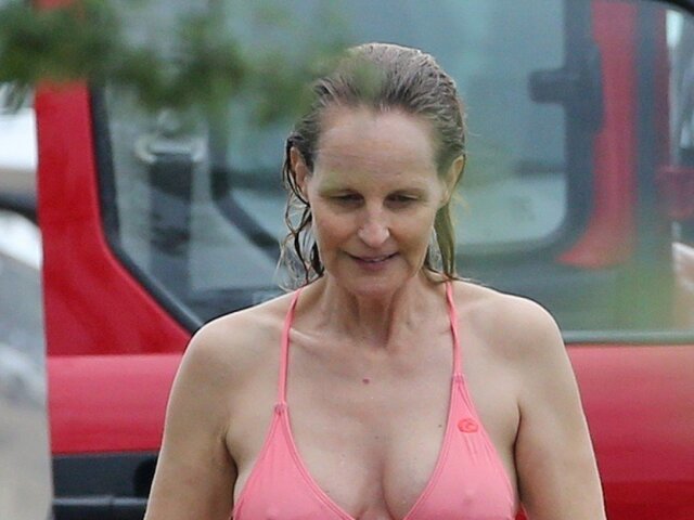 Herečka Helen Hunt na havajskej pláži. 
