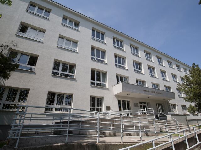 sud, budova, okresny sud ba III, biely kriz