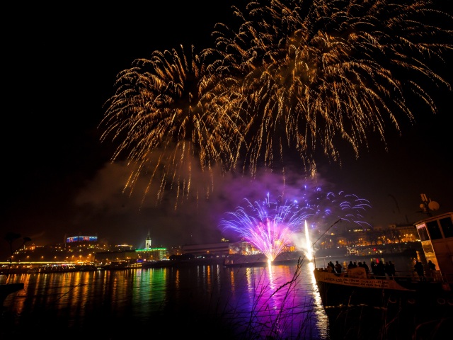 silvester, ohňostroj, Bratislava