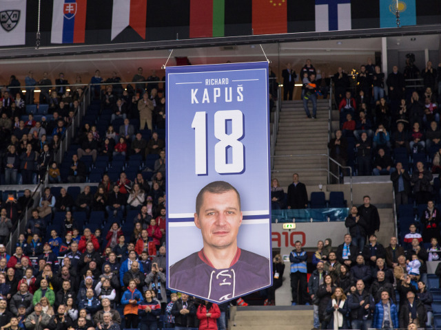 Richard Kapuš, zástava
