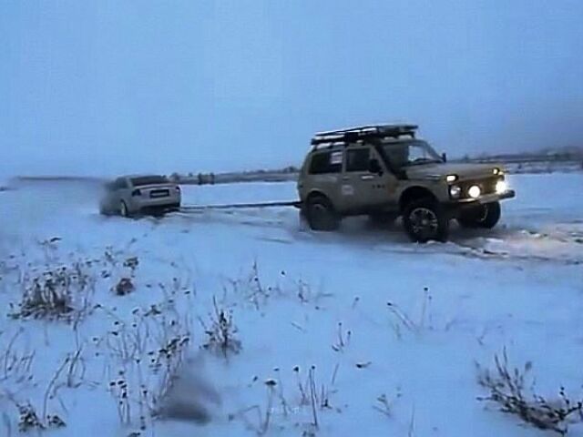 Lada Niva vs. Audi S6