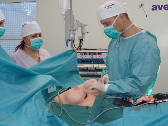 prsia, plastická chirurgia, implantát