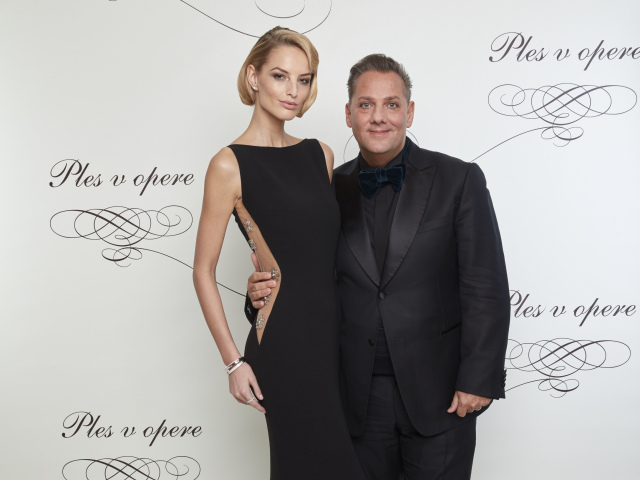 Michaela Kocianová v šatách Elie Saab a Saša Jány