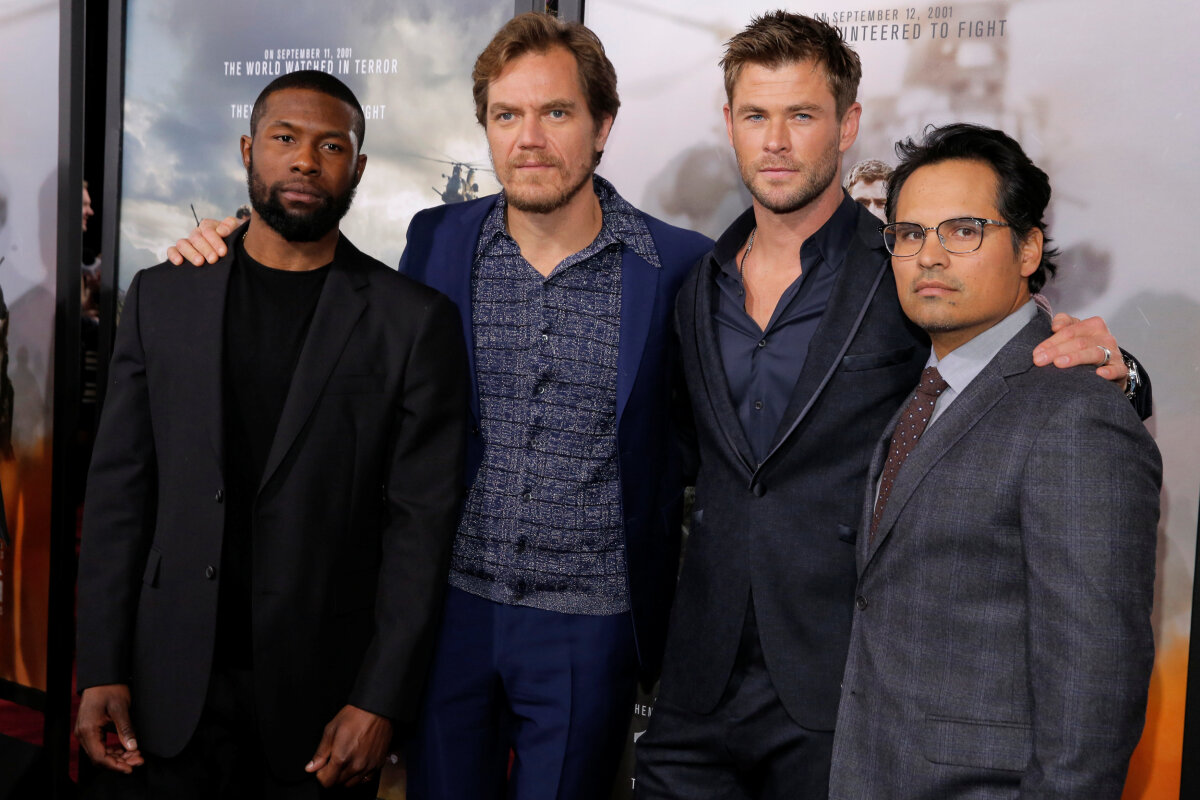 Zľava: Herci z filmu 12 Strong Trevante Rhodes, Michael Shannon, Chris Hemsworth a Michael Pena.