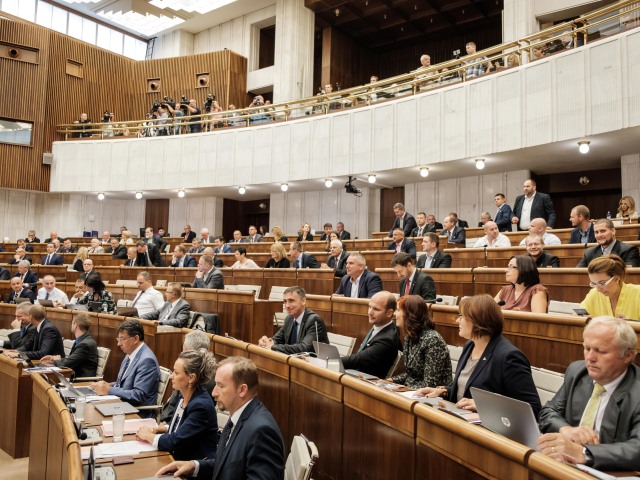 parlament, NR SR, politici