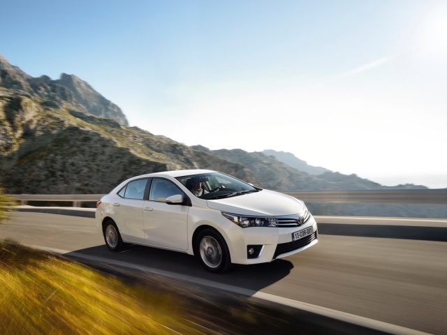 Toyota-Corolla EU-Version-2014-1024-07