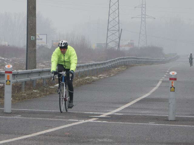 hrádza, rampa, petržalská strana, dunaj, petržalka, rusovce, cyklista