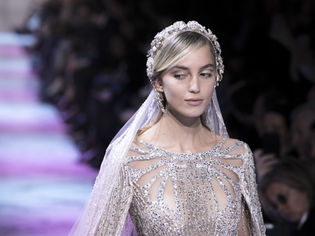 Kristína Činčurová ako nevesta v záverečnom modeli kolekcie Elie Saab Haute Couture