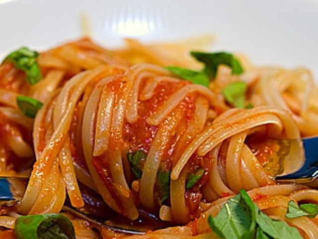 Linguine s omáčkou z pečenej zeleniny