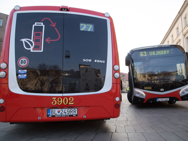 Prvé elektrobusy DPB