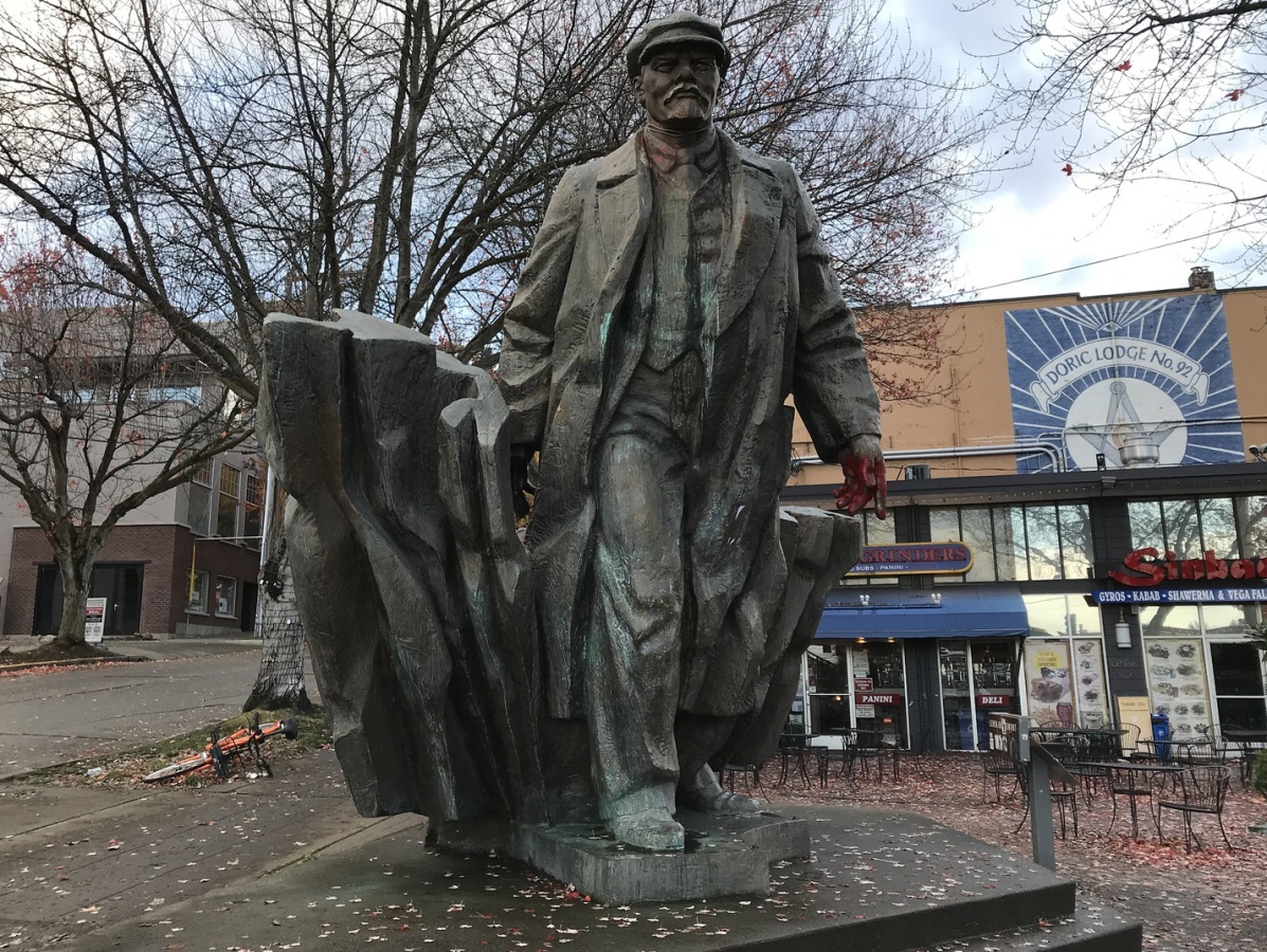 Lenin, socha,