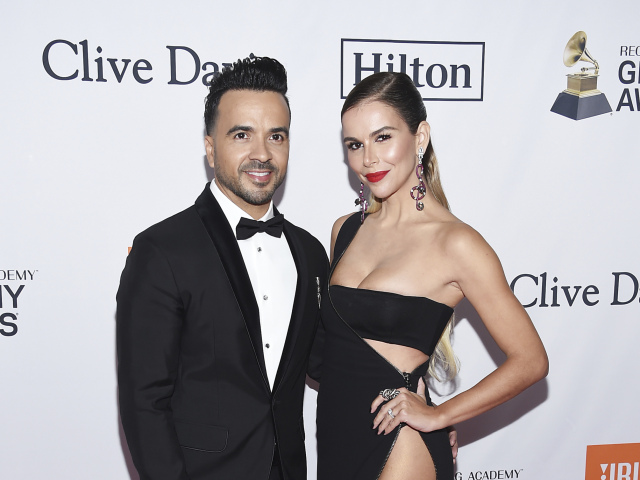 Spevák Luis Fonsi a jeho príťažlivé garde Agueda Lopez.