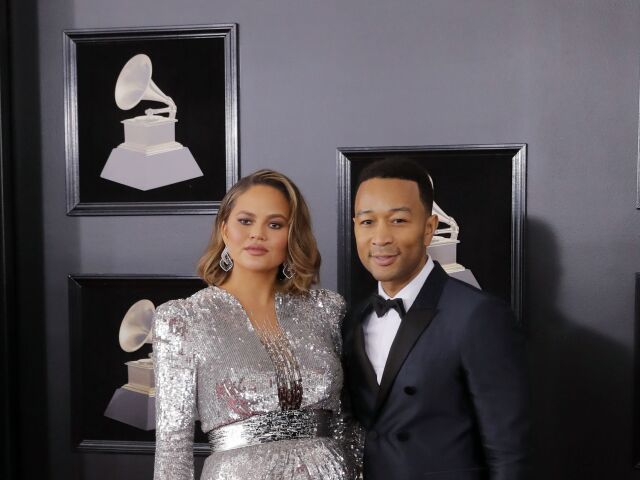 Topmodelka Chrissy Teigen a jej manžel John Legend.