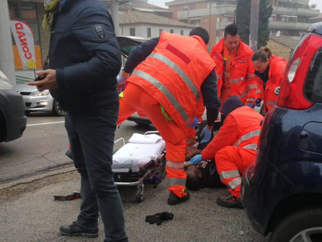 Macerata, taliansko, útok, záchranári