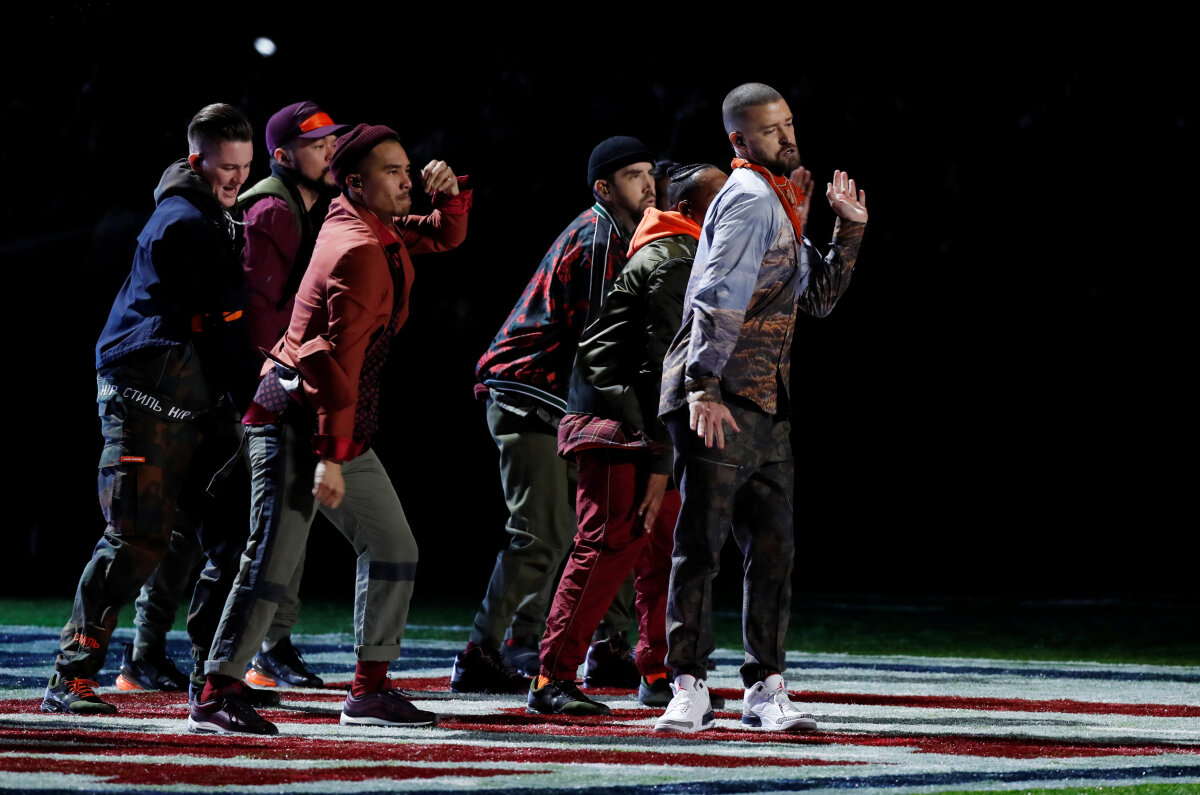 Spevák Justin Timberlake bavil divákov svojimi najväčšími hitmi. 