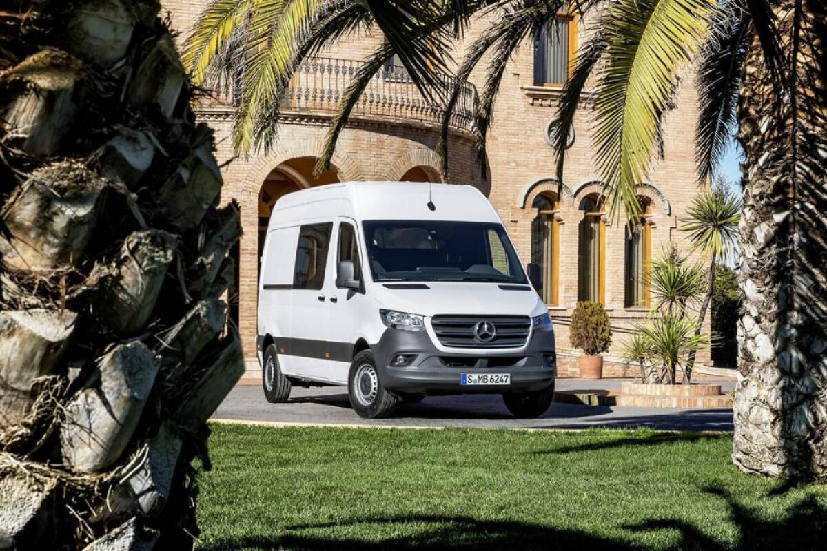 mercedes-benz-sprinter-01