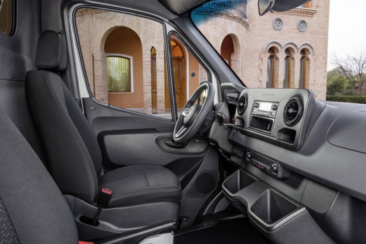 mercedes-benz-sprinter-12
