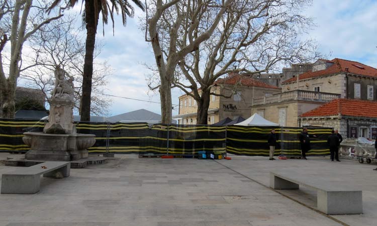 Posledné nakrúcanie v Dubrovniku sprevádzajú prísne tajné opatrenia. Na miesta, kde sa pohybujú hviezdy sa nikto nedostane.