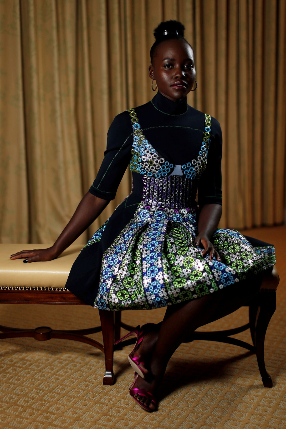 Herečka Lupita Nyong'o pózuje na promofotení k gfilmu Čierny panter.