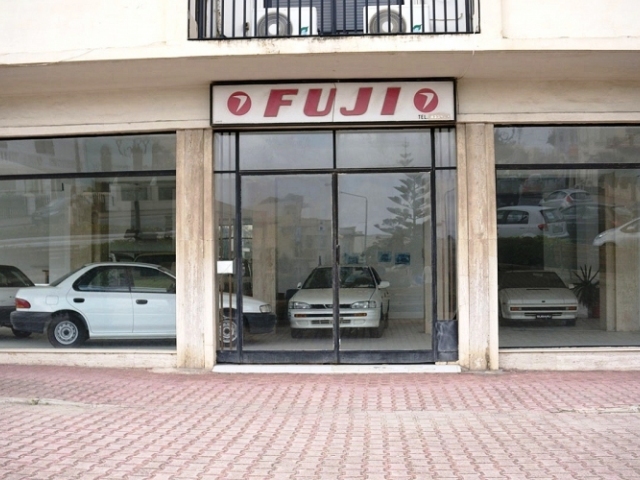 Subaru - opustená predajňa na Malte