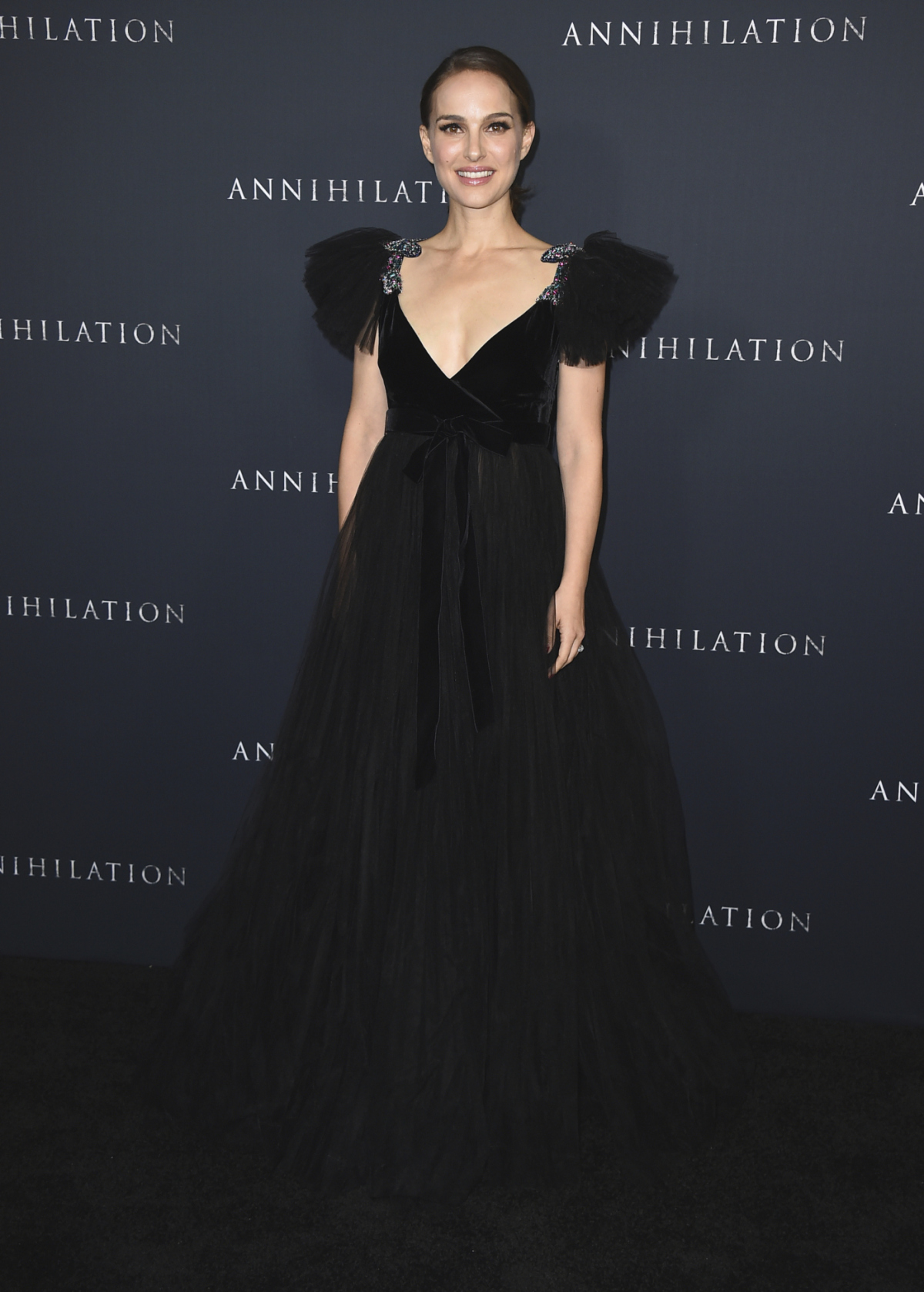 Herečka Natalie Portman vyzerala očarujúco v šatách z kolekcie Valentino. 