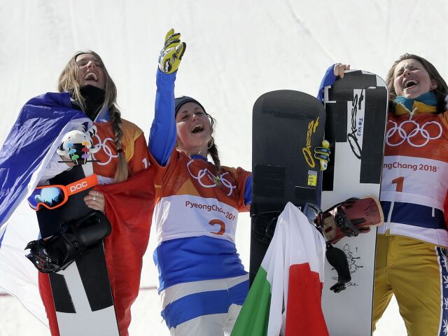 Julia Pereirová de Sousová Mabileauová, Michela Moioliová, Eva Samková