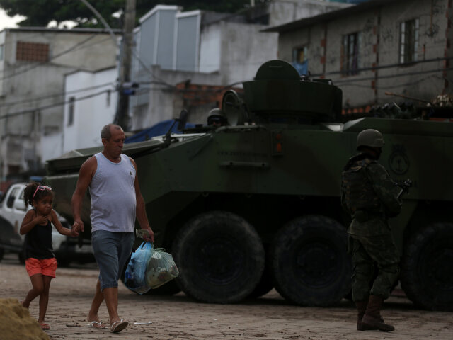 Brazília, polícia, armáda