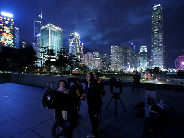 Hongkong, mesto, ďalekohľady, spln