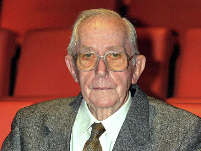 Lewis Gilbert