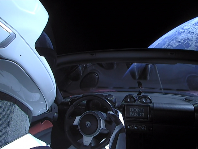 Starman, športové auto, vesmír,
