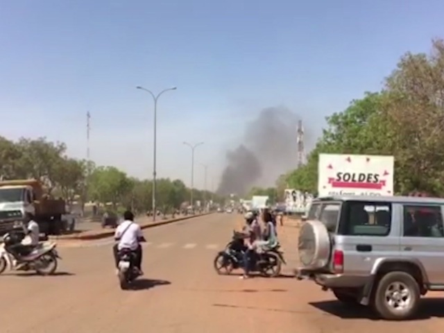 Burkina Faso, metropola, streľba, dym
