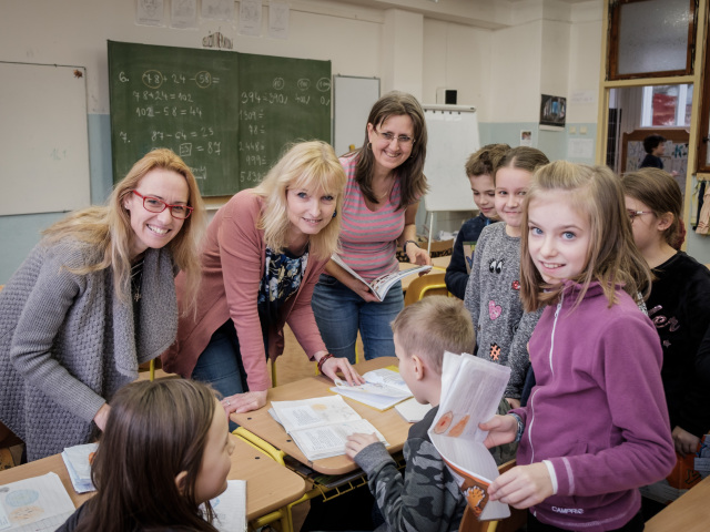 magazin, spojena skola, tilgnerova, ucitelka,