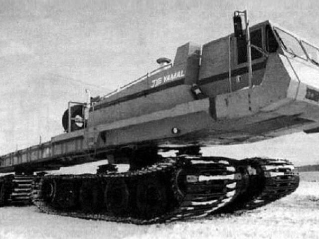 Yamal CSA 701 - ruský pásový transportér