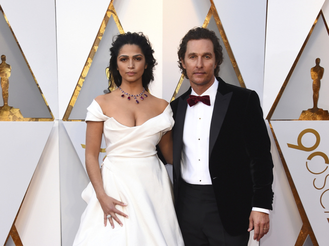 Herec Matthew McConaughey a jeho manželka Camila Alves. 