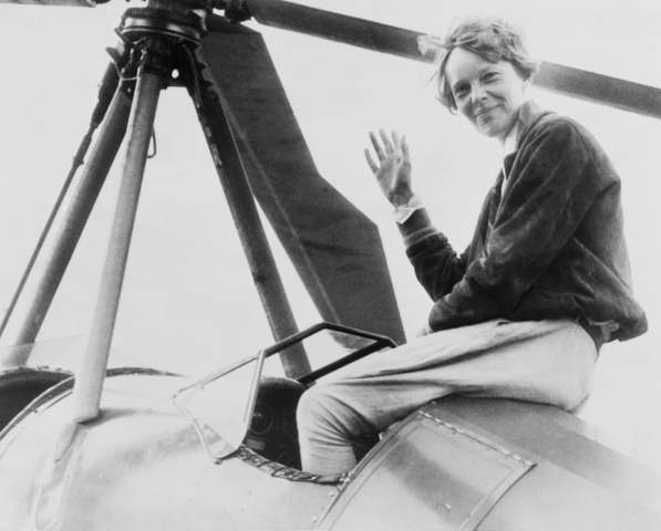 Amélia Earhartová, letkyňa, USA