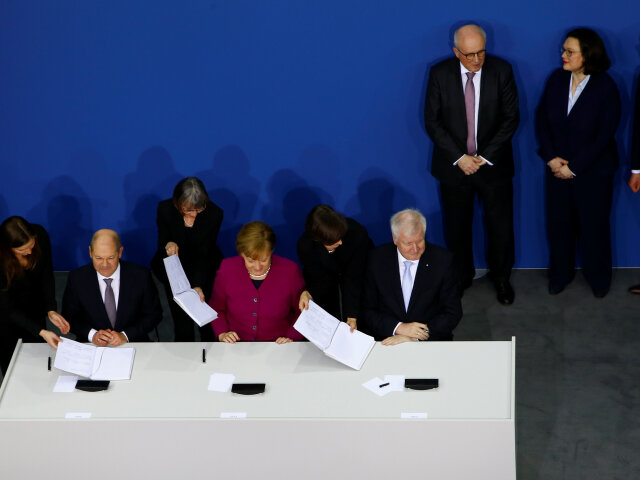 Merkelová, Seehofer, Scholz