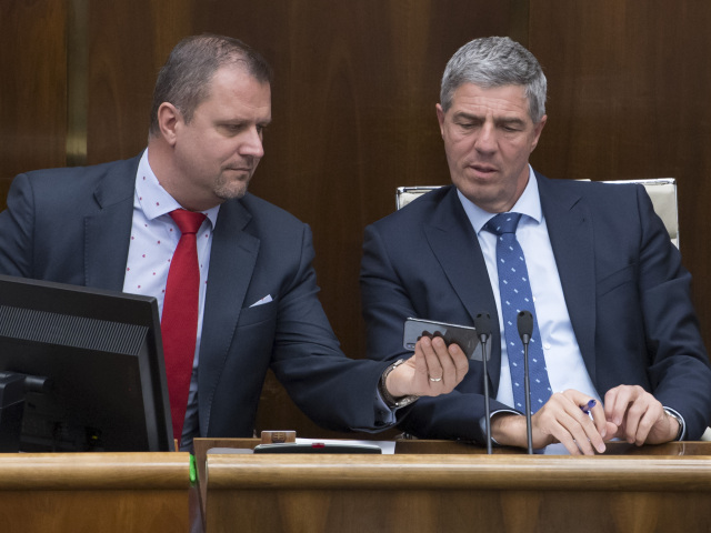 SR NRSR 28.schôdza zasadnutie BAX