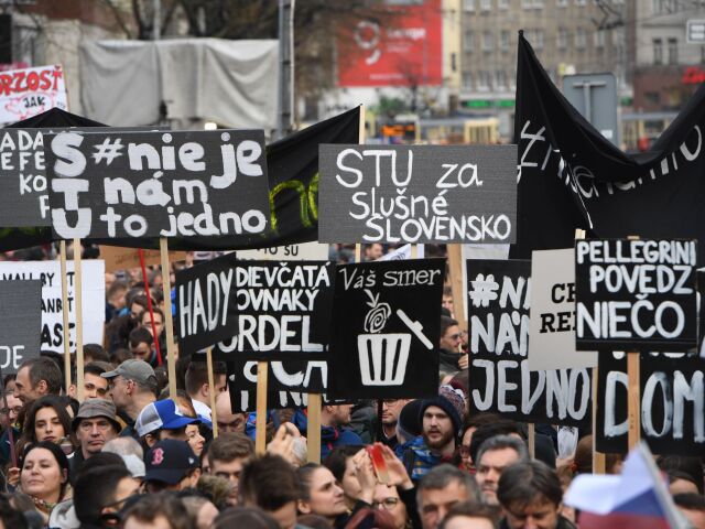 K zodpovednosti za útok sa prihlásilo militantné hnutie Taliban.