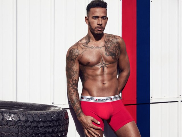 Jazdec F1 Lewis Hamilton ako tvár značky Tommy Hilfiger. 