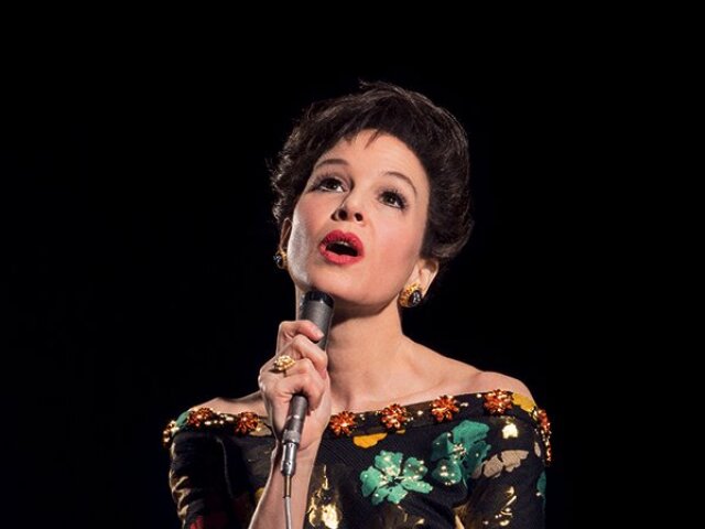 Herečka Renee Zellweger na zábere z pripravovaného filmu ako Judy Garland. 