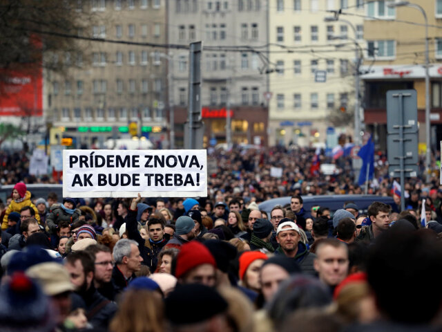 Nie je nám to jedno, demonštrácia, protest pochod safarikovo nam. - nam. snp