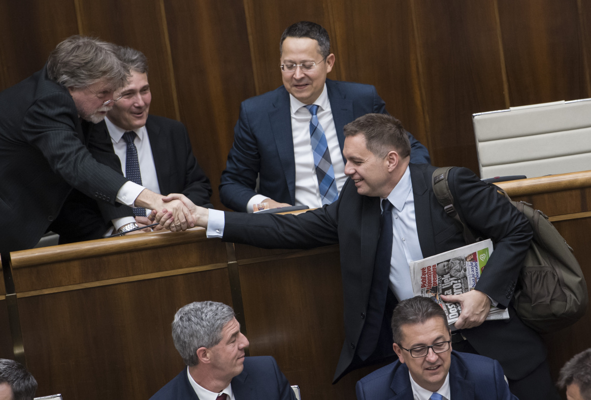 SR Bratislava NRSR Parlament Schôdza BAX