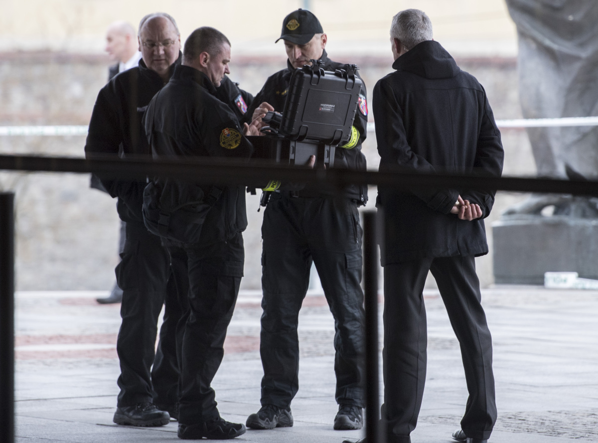 SR NRSR prášok polícia vchod uzavretie BAX