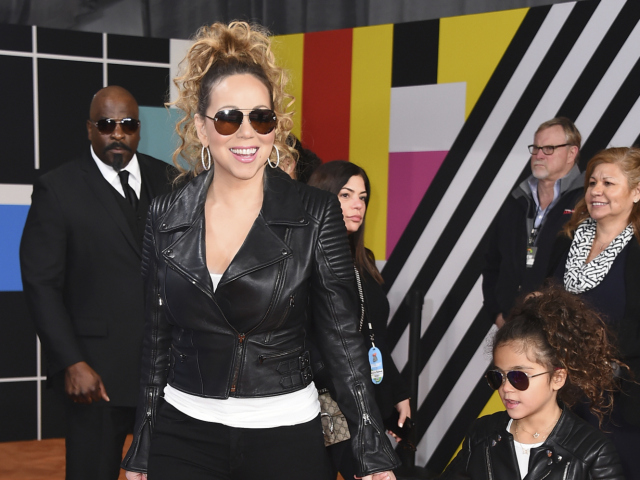 Speváčka Mariah Carey spravila zo svojej dcérky Monroe dvojníčku. 