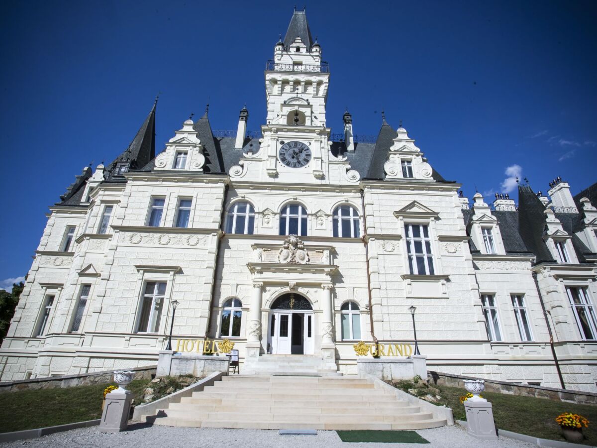 Hotel, seriál Hotel, Budmerice,
