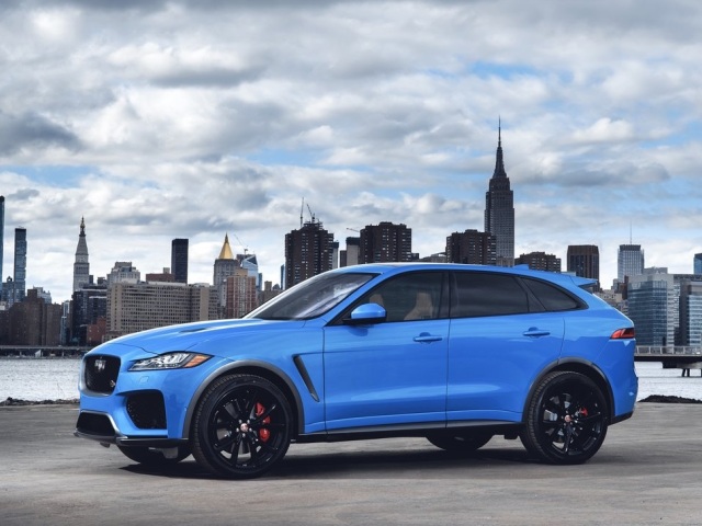 Jaguar-F-Pace SVR-2019-1024-05