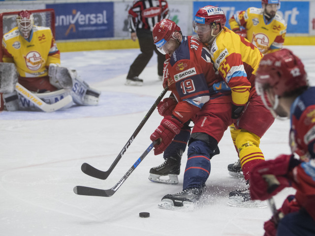 SR Hokej TL play off 1/2 1. Zvolen Trenčín BBX