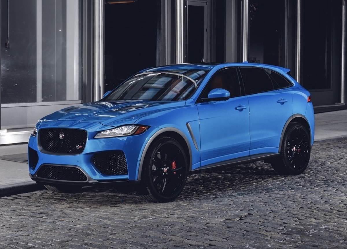 Jaguar-F-Pace SVR-2019-1024-02